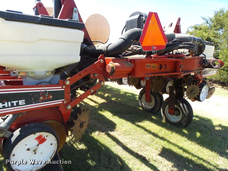 image for item DB2550 1997 White 6186 planter