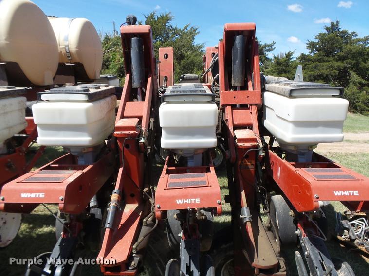 image for item DB2550 1997 White 6186 planter