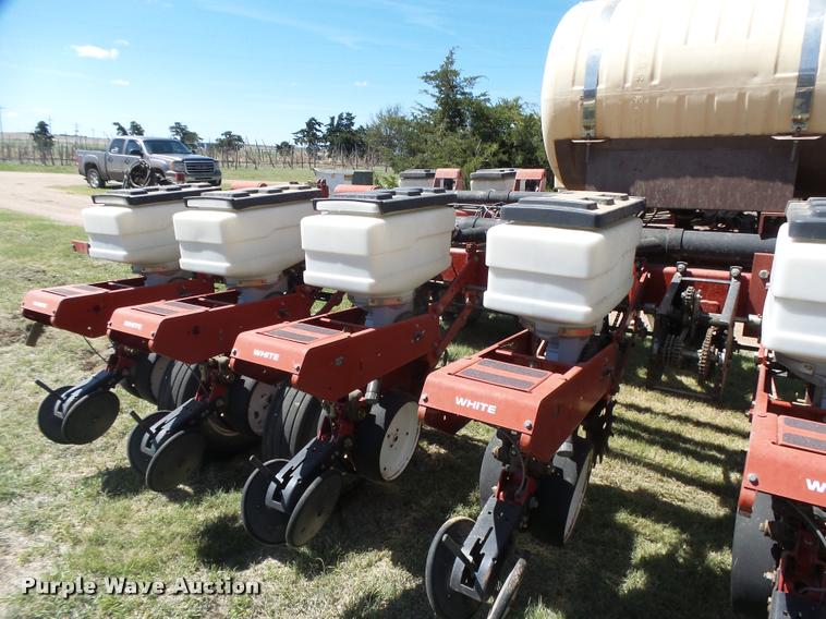 image for item DB2550 1997 White 6186 planter