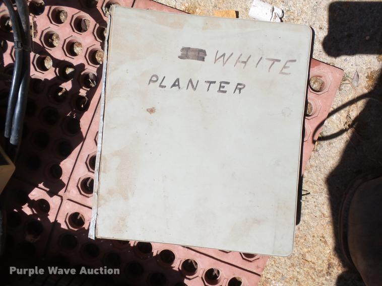 image for item DB2550 1997 White 6186 planter