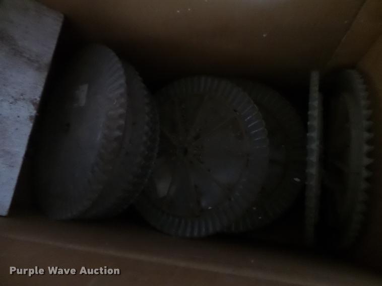 image for item DB2550 1997 White 6186 planter