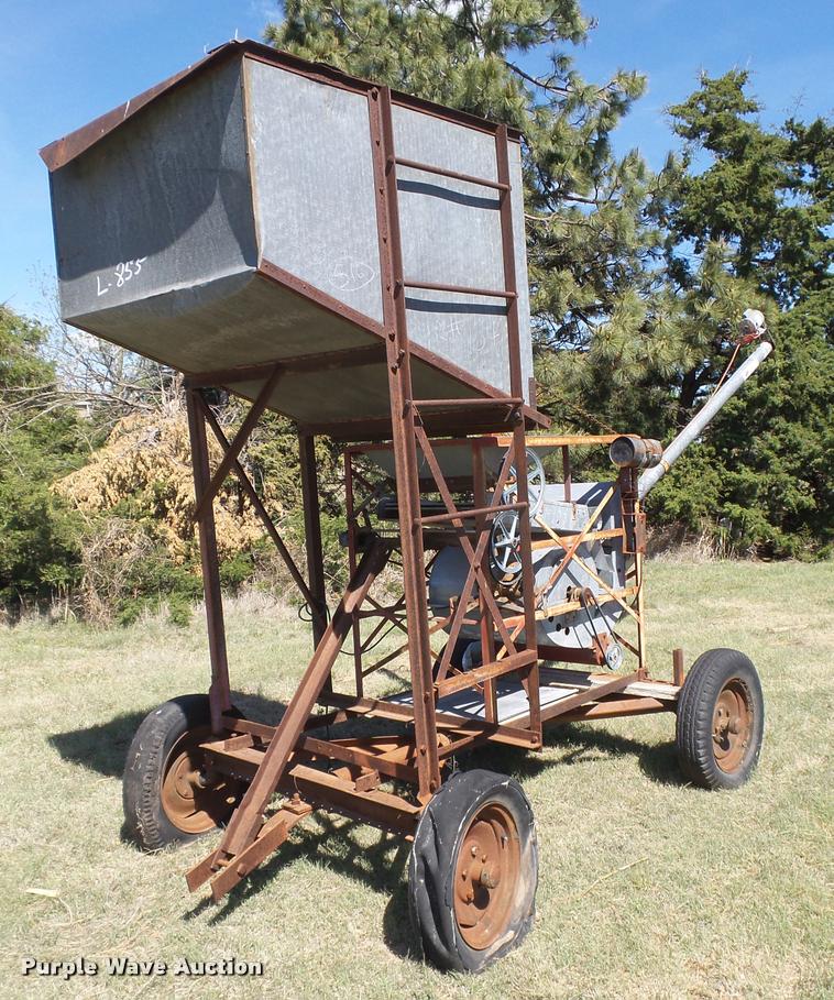 image for item DB2553 Gleaner Link Aero seed cleaner