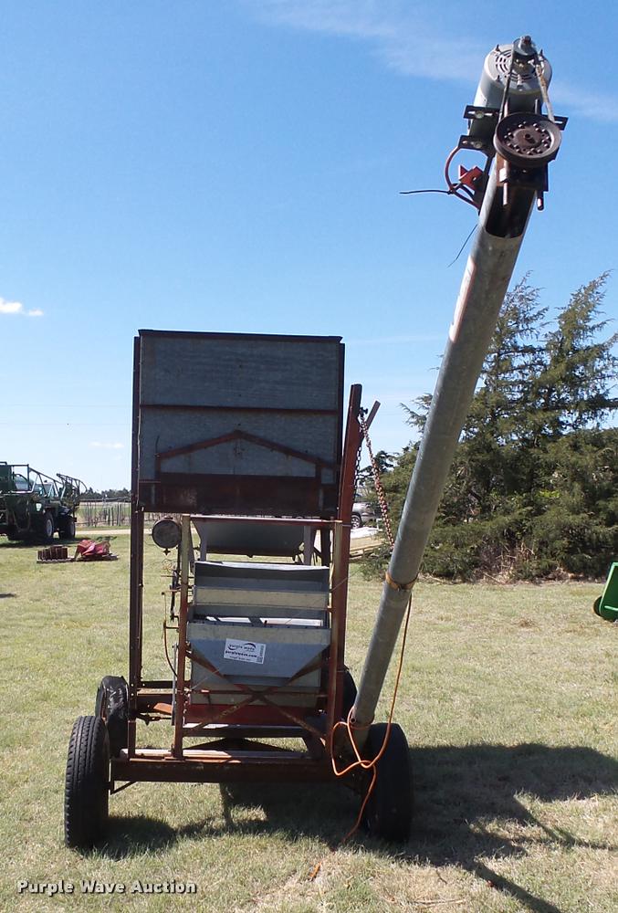 image for item DB2553 Gleaner Link Aero seed cleaner