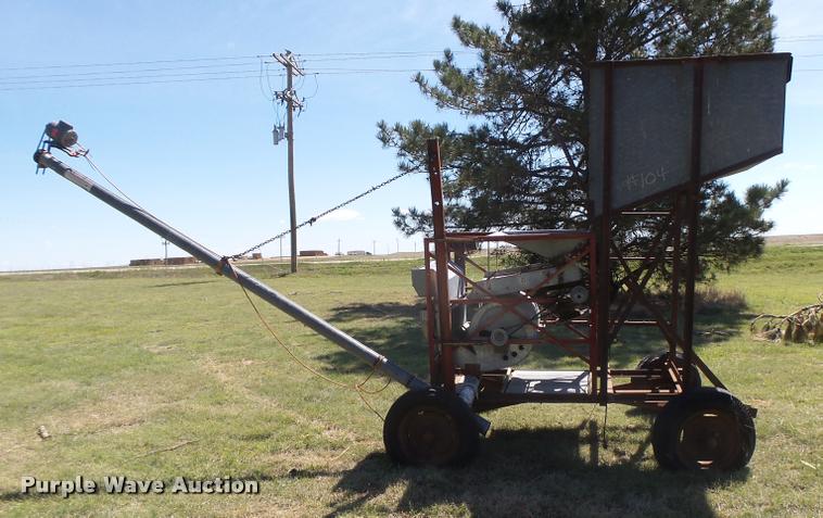 image for item DB2553 Gleaner Link Aero seed cleaner