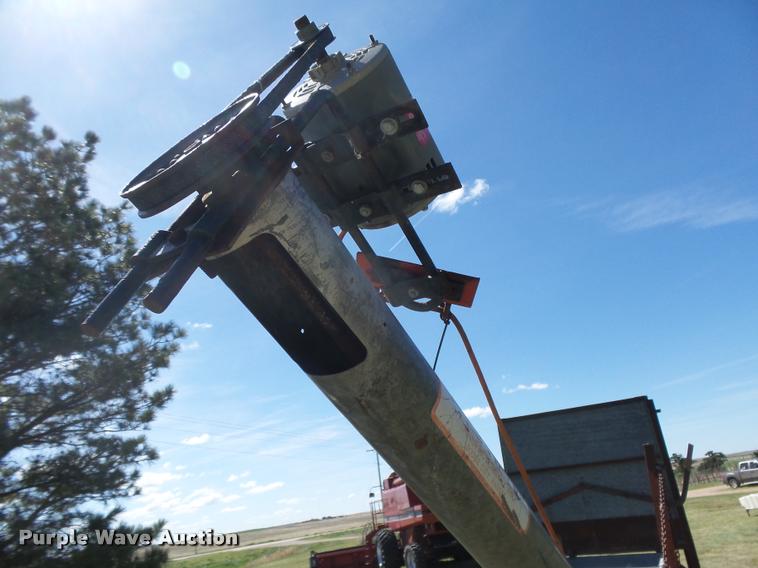 image for item DB2553 Gleaner Link Aero seed cleaner