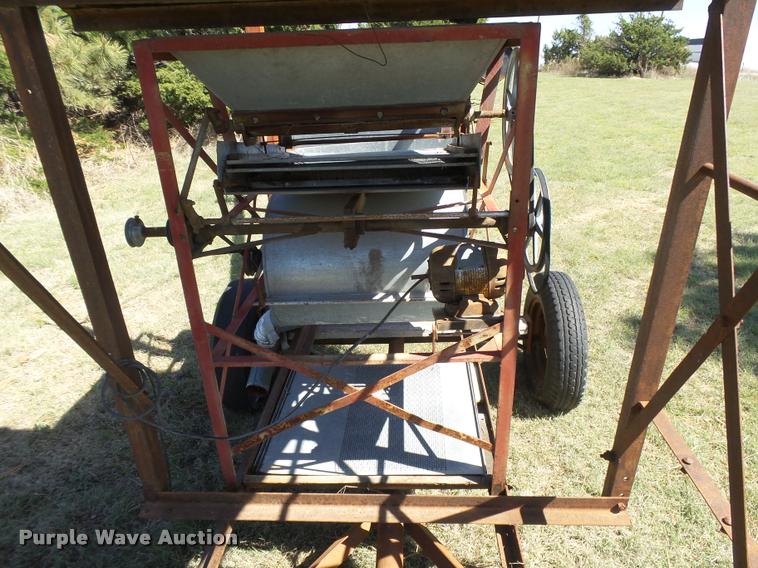 image for item DB2553 Gleaner Link Aero seed cleaner