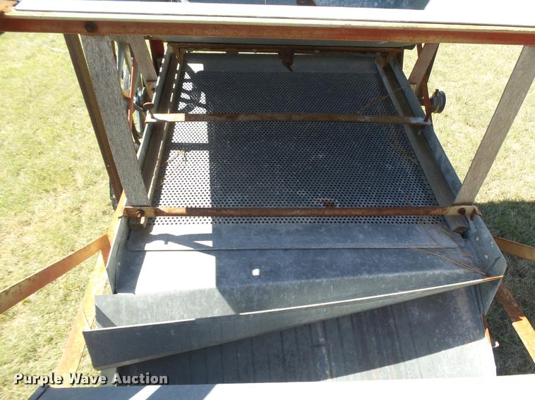 image for item DB2553 Gleaner Link Aero seed cleaner