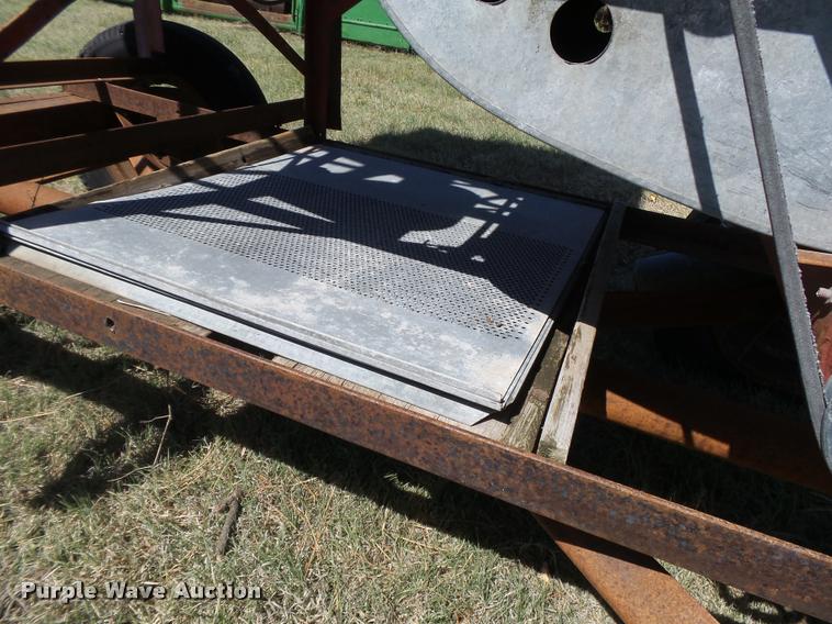 image for item DB2553 Gleaner Link Aero seed cleaner