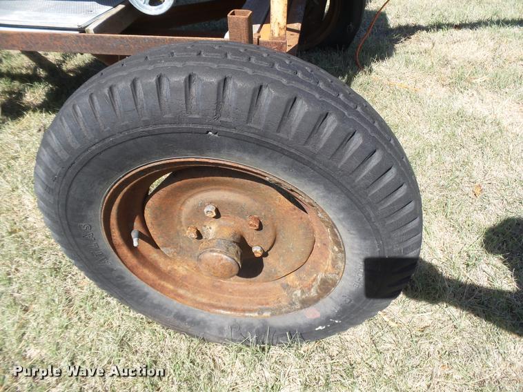 image for item DB2553 Gleaner Link Aero seed cleaner