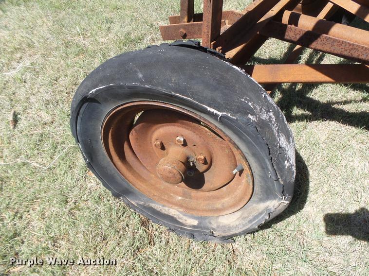 image for item DB2553 Gleaner Link Aero seed cleaner