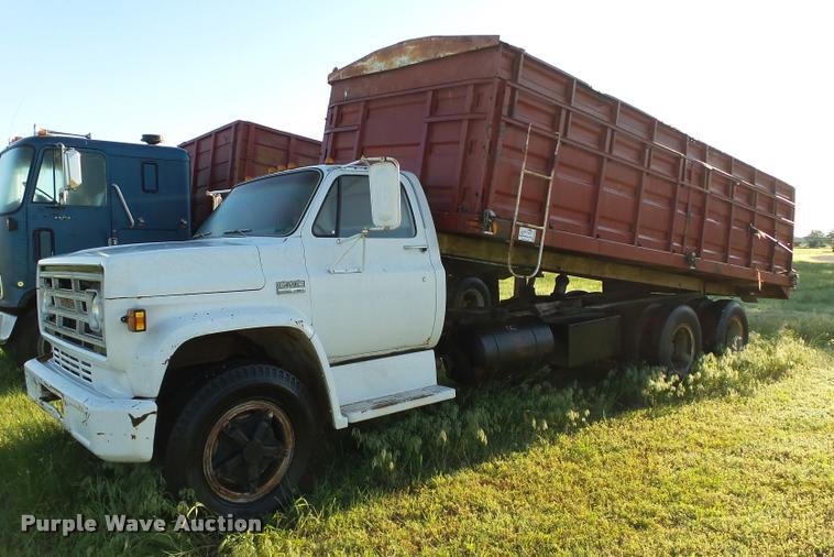 image for item DB4000 1974 GMC C6500 grain truck