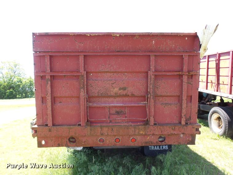 image for item DB4000 1974 GMC C6500 grain truck