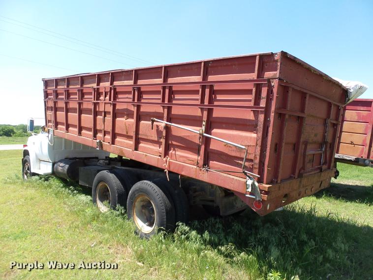 image for item DB4000 1974 GMC C6500 grain truck