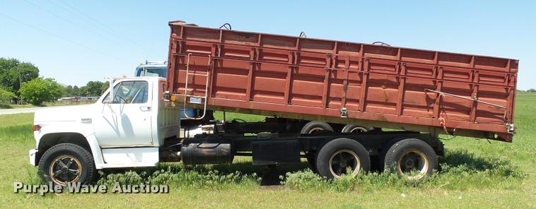 image for item DB4000 1974 GMC C6500 grain truck