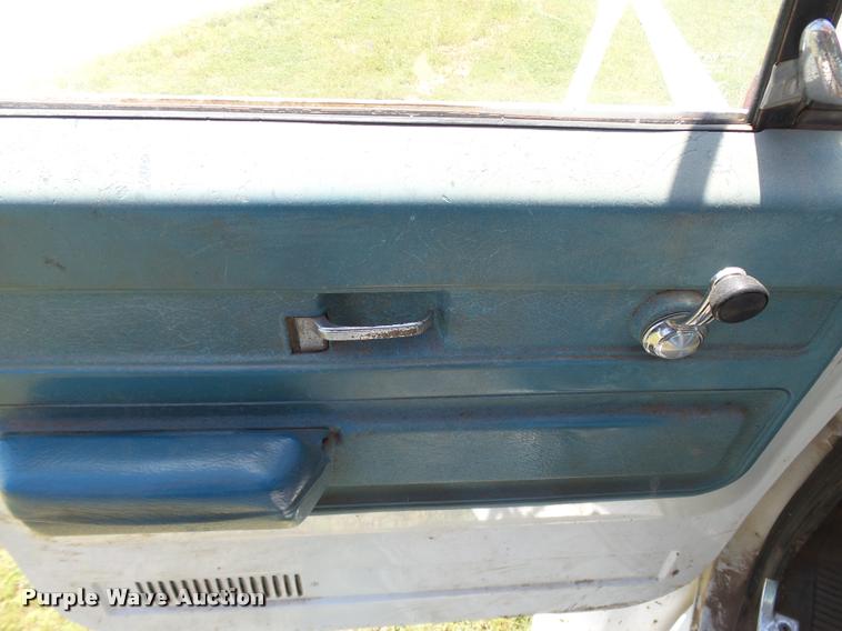 image for item DB4000 1974 GMC C6500 grain truck