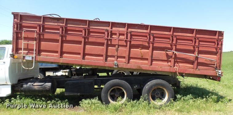 image for item DB4000 1974 GMC C6500 grain truck