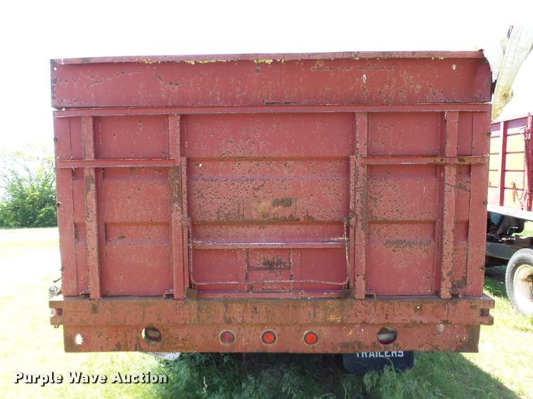 image for item DB4000 1974 GMC C6500 grain truck