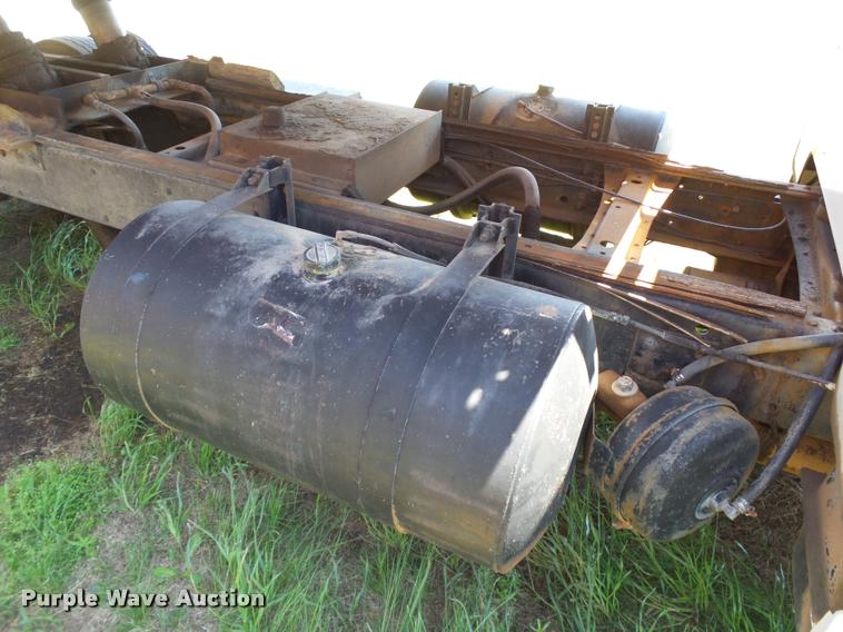 image for item DB4000 1974 GMC C6500 grain truck