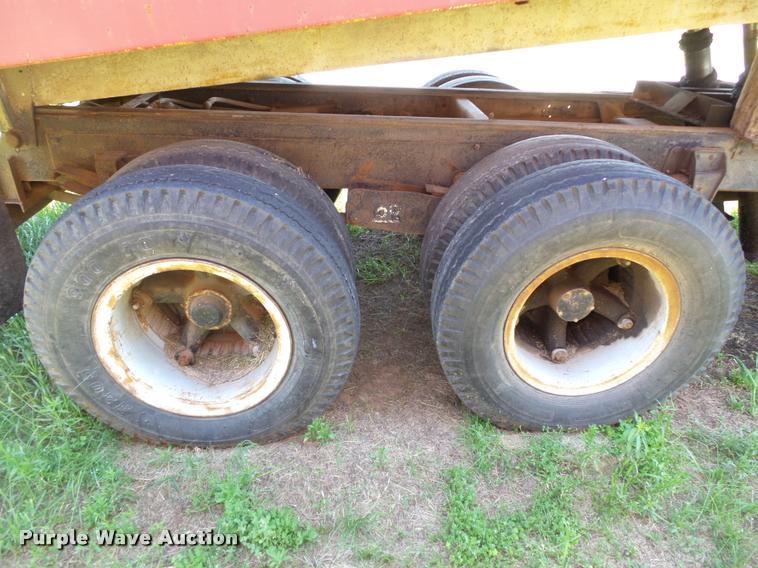 image for item DB4000 1974 GMC C6500 grain truck