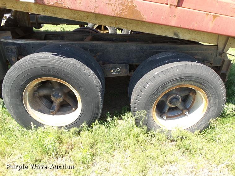 image for item DB4000 1974 GMC C6500 grain truck