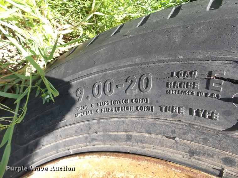 image for item DB4000 1974 GMC C6500 grain truck