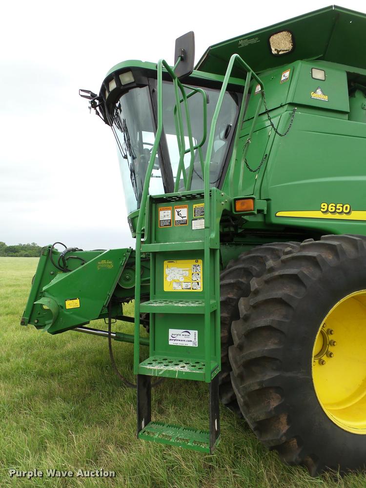 image for item DB4003 2000 John Deere 9650 walker combine
