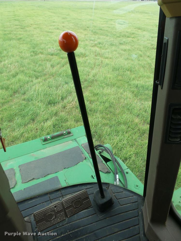 image for item DB4003 2000 John Deere 9650 walker combine