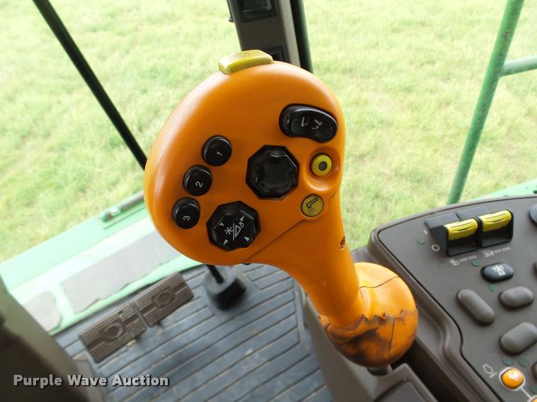 image for item DB4003 2000 John Deere 9650 walker combine