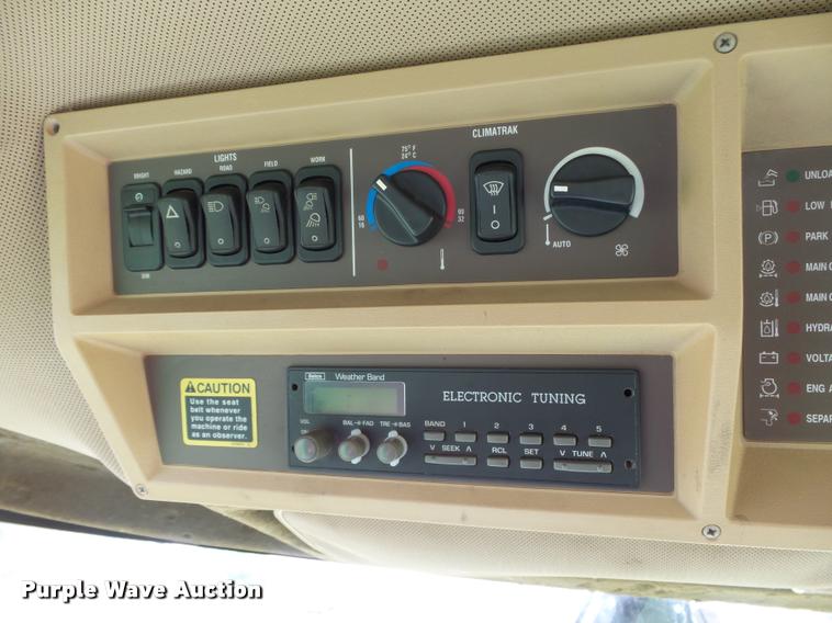 image for item DB4003 2000 John Deere 9650 walker combine