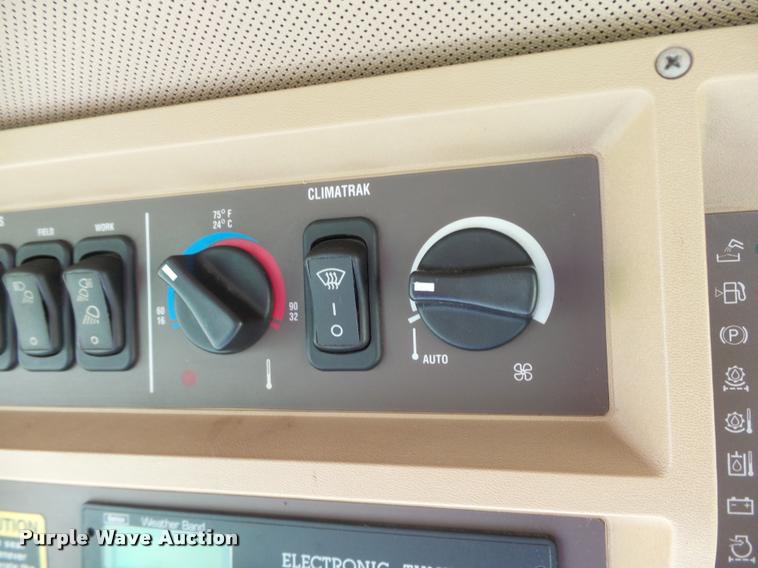 image for item DB4003 2000 John Deere 9650 walker combine