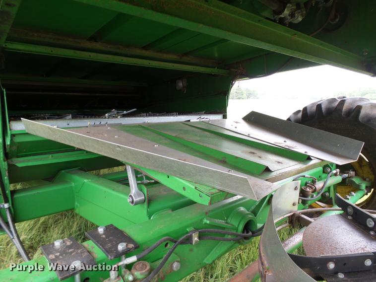 image for item DB4003 2000 John Deere 9650 walker combine