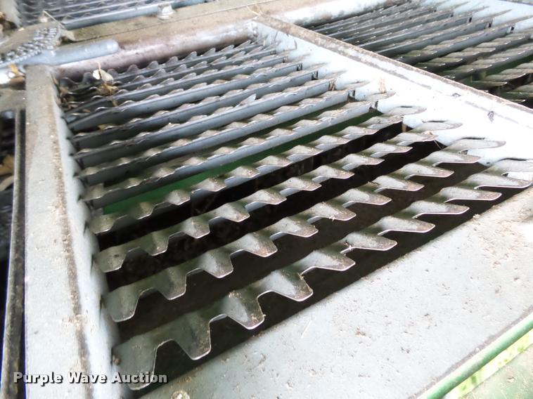 image for item DB4003 2000 John Deere 9650 walker combine