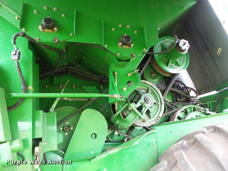 image for item DB4003 2000 John Deere 9650 walker combine