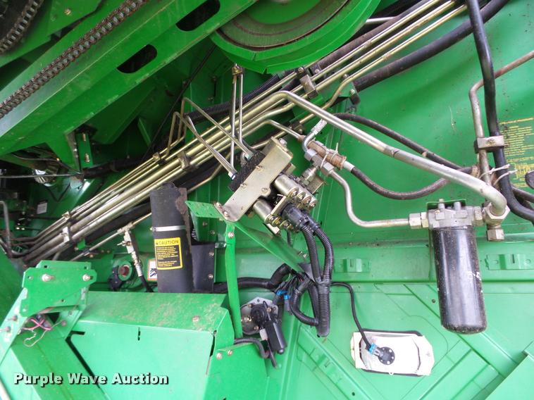 image for item DB4003 2000 John Deere 9650 walker combine