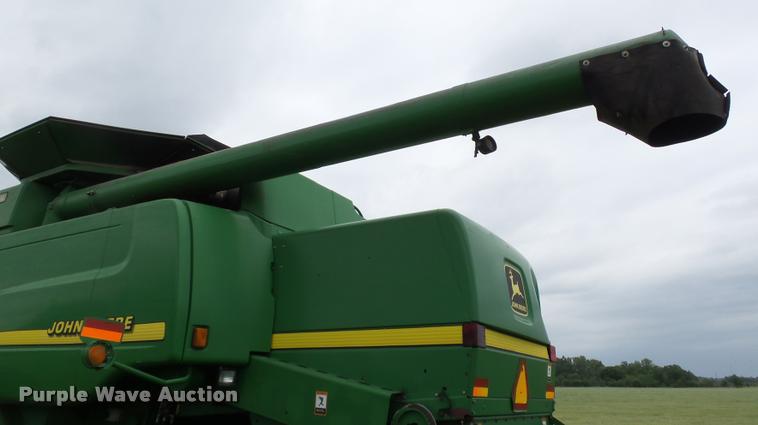 image for item DB4003 2000 John Deere 9650 walker combine