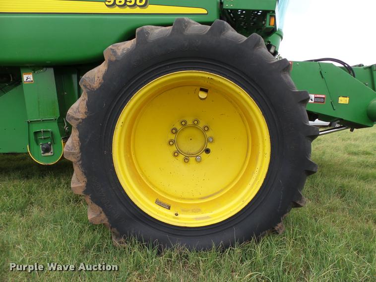 image for item DB4003 2000 John Deere 9650 walker combine