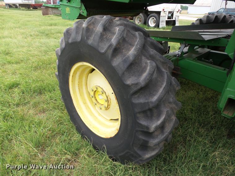 image for item DB4003 2000 John Deere 9650 walker combine