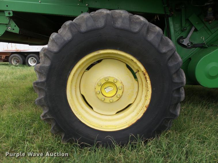 image for item DB4003 2000 John Deere 9650 walker combine
