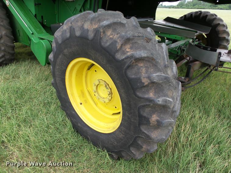 image for item DB4003 2000 John Deere 9650 walker combine