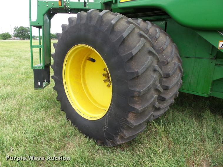 image for item DB4003 2000 John Deere 9650 walker combine