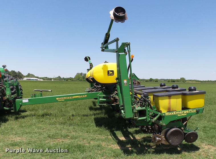 image for item DB4005 1998 John Deere 1760 Conservation no-till planter