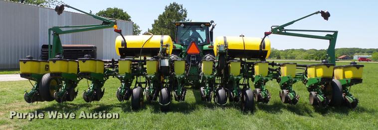 image for item DB4005 1998 John Deere 1760 Conservation no-till planter