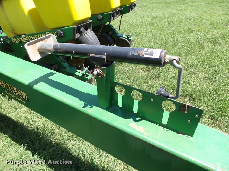 image for item DB4005 1998 John Deere 1760 Conservation no-till planter