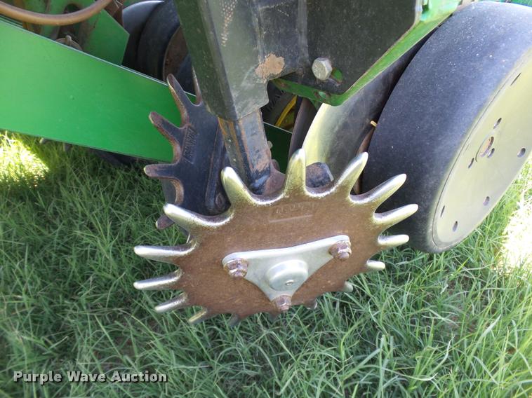 image for item DB4005 1998 John Deere 1760 Conservation no-till planter
