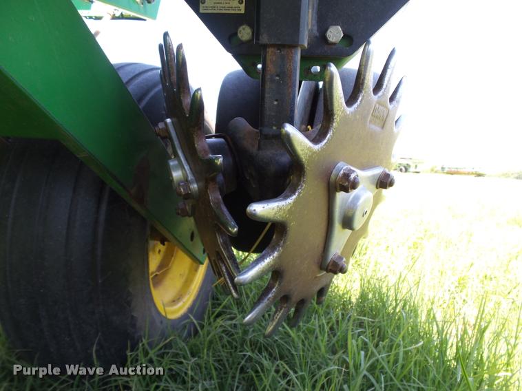 image for item DB4005 1998 John Deere 1760 Conservation no-till planter