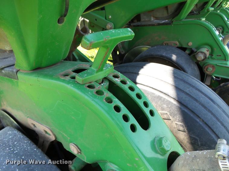 image for item DB4005 1998 John Deere 1760 Conservation no-till planter