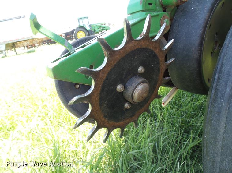 image for item DB4005 1998 John Deere 1760 Conservation no-till planter