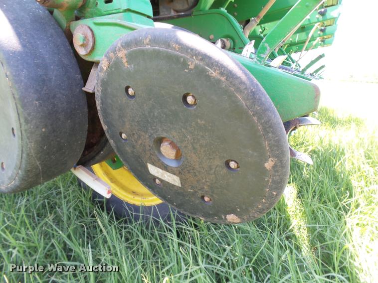 image for item DB4005 1998 John Deere 1760 Conservation no-till planter