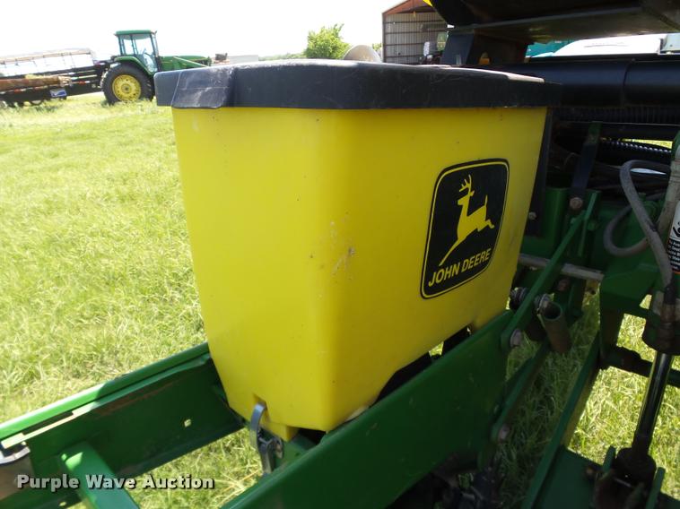 image for item DB4005 1998 John Deere 1760 Conservation no-till planter