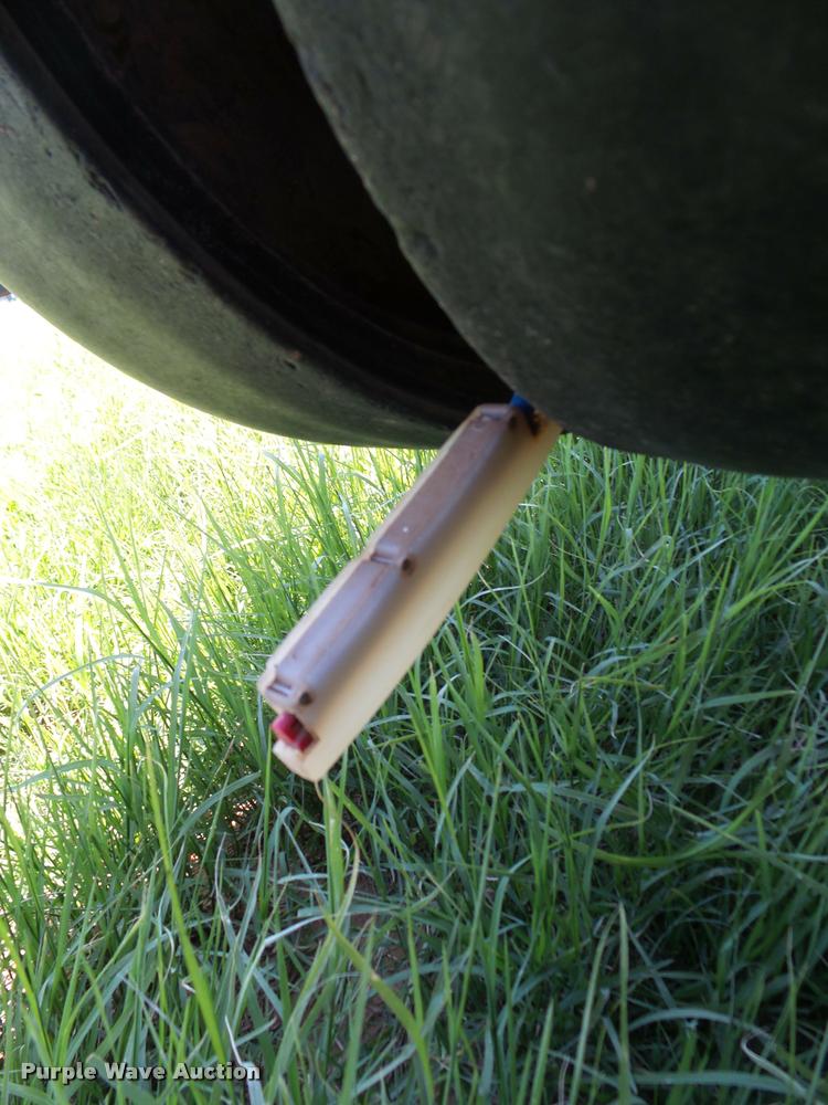 image for item DB4005 1998 John Deere 1760 Conservation no-till planter